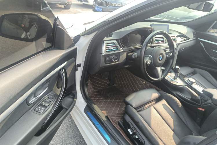 Used BMW 3 Series GT 2020 320i M Sport Package Interior 3