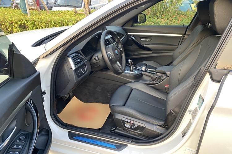 Used BMW 3 Series GT 2020 320i M Sport Package Interior 4