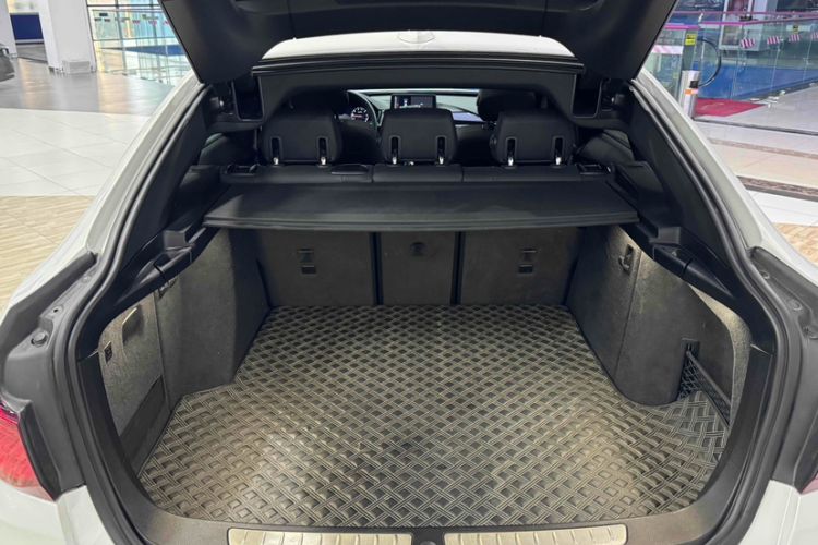 Used BMW 3 Series GT 2020 320i M Sport Package Interior 4