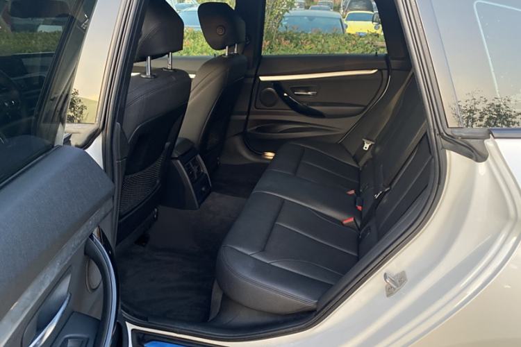 Used BMW 3 Series GT 2020 320i M Sport Package Interior 5