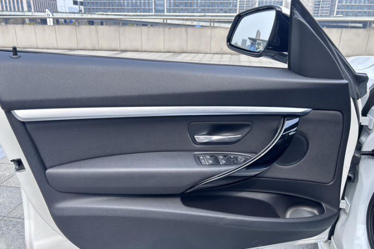 Used BMW 3 Series GT 2020 320i M Sport Package Interior 5