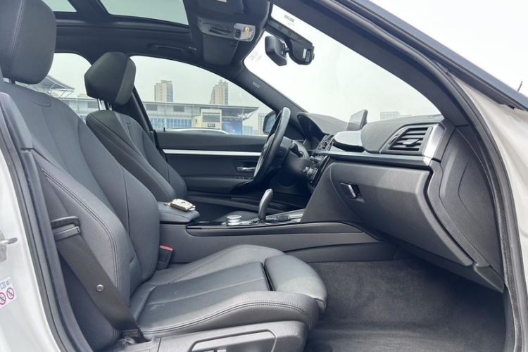 Used BMW 3 Series GT 2020 320i M Sport Package Interior 6