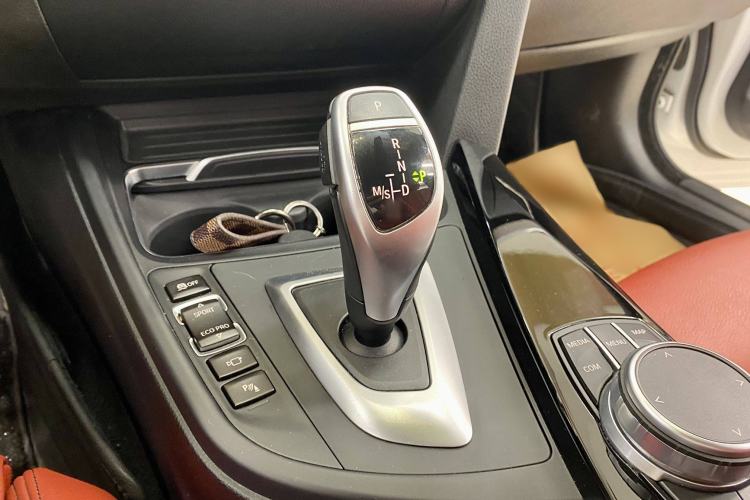 Used BMW 3 Series GT 2020 320i M Sport Night Edition Interior 6