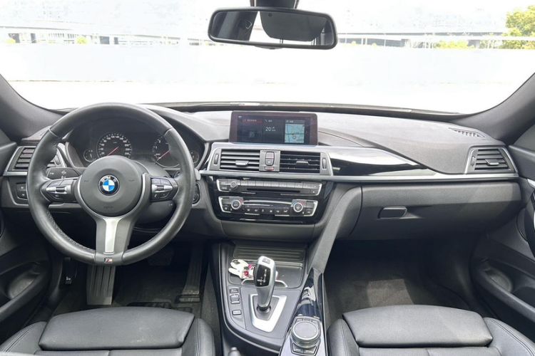Used BMW 3 Series GT 2020 320i M Sport Package Interior 7