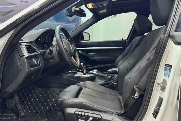 Used BMW 3 Series GT 2020 320i M Sport Package Interior 7