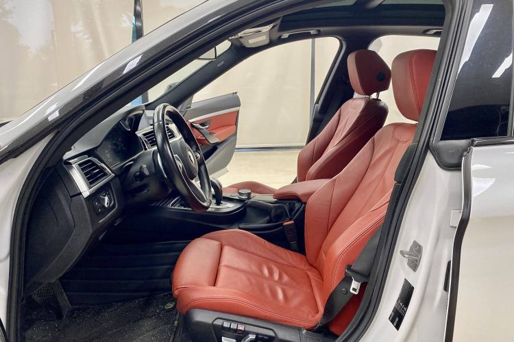 Used BMW 3 Series GT 2020 320i M Sport Night Edition Interior 7
