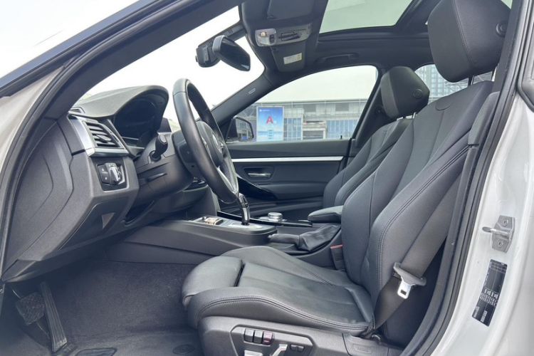 Used BMW 3 Series GT 2020 320i M Sport Package Interior 8