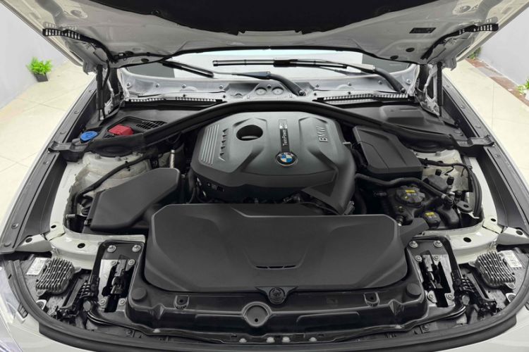 Used BMW 3 Series GT 2020 320i M Sport Package Interior 8