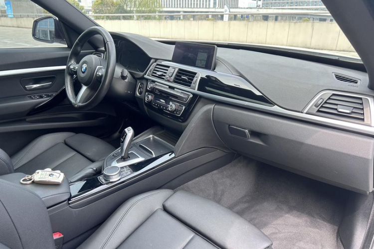 Used BMW 3 Series GT 2020 320i M Sport Package Interior 9
