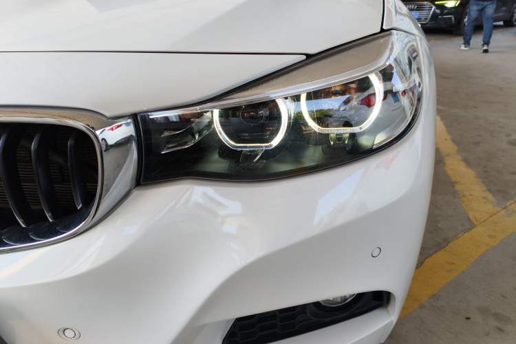 Used BMW 3 Series GT 2020 320i M Sport Package Left Front Headlight