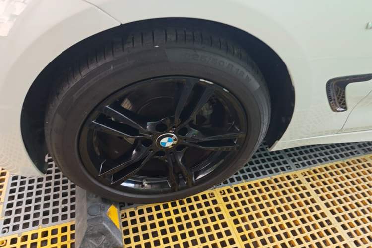 Used BMW 3 Series GT 2020 320i M Sport Package Left Front Wheel Hub