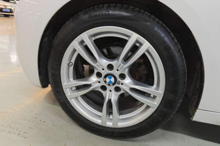 Used BMW 3 Series GT 2020 320i M Sport Package Left Front Wheel Hub