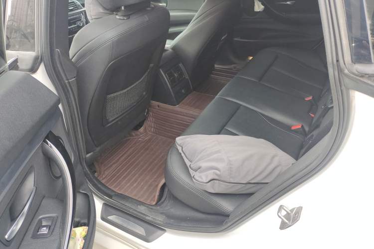 Used BMW 3 Series GT 2020 320i M Sport Package Left Rear Seat