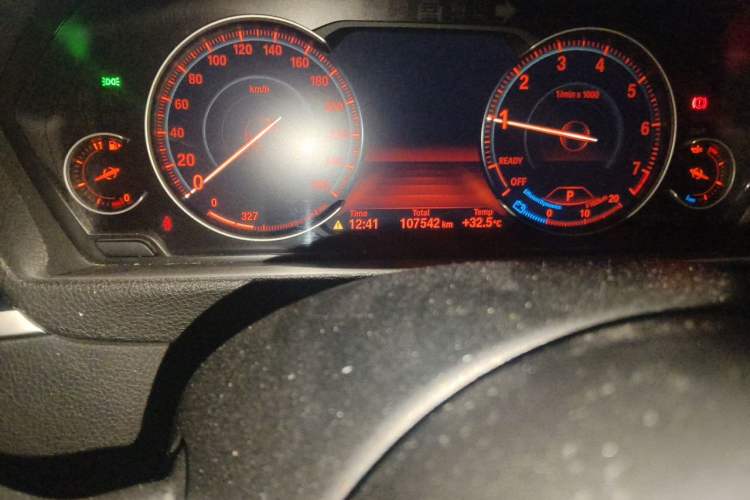 Used BMW 3 Series GT 2020 320i M Sport Package Odometer Close Up