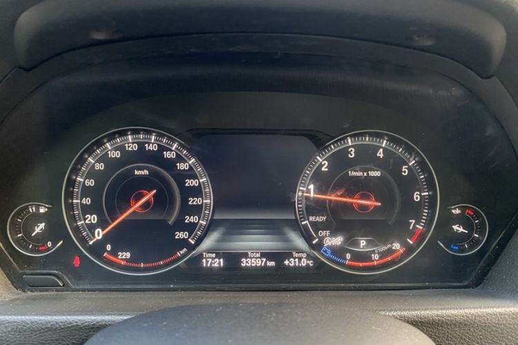 Used BMW 3 Series GT 2020 320i M Sport Package Odometer Close Up