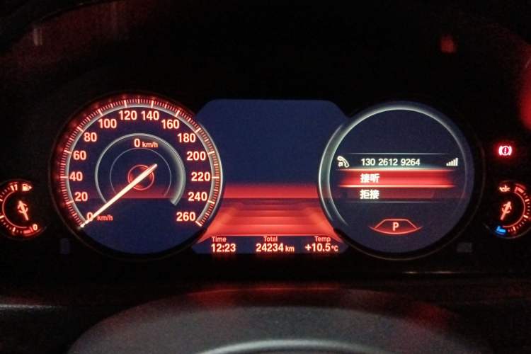 Used BMW 3 Series GT 2020 320i M Sport Package Odometer Close Up