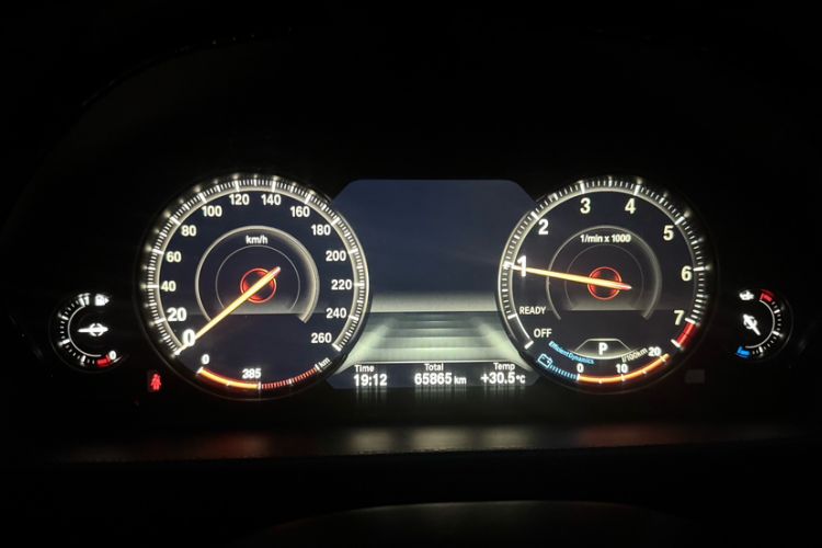 Used BMW 3 Series GT 2020 320i M Sport Night Edition Odometer Close Up