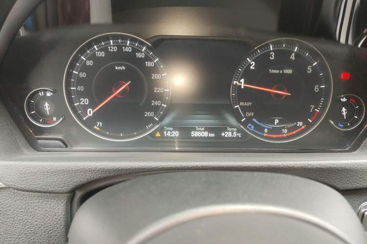 Used BMW 3 Series GT 2020 320i M Sport Package Odometer Close Up