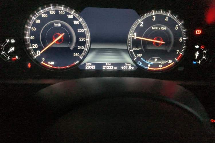 Used BMW 3 Series GT 2020 320i M Sport Package Odometer Close Up