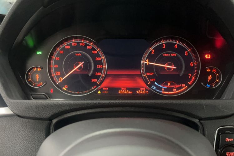 Used BMW 3 Series GT 2020 320i M Sport Package Odometer Close Up