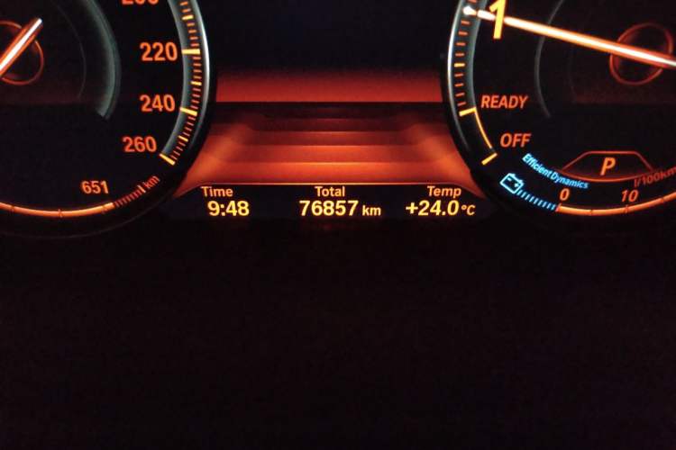 Used BMW 3 Series GT 2020 320i M Sport Package Odometer Close Up