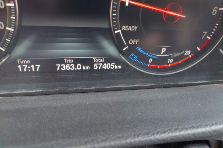 Used BMW 3 Series GT 2020 320i M Sport Package Odometer Close Up