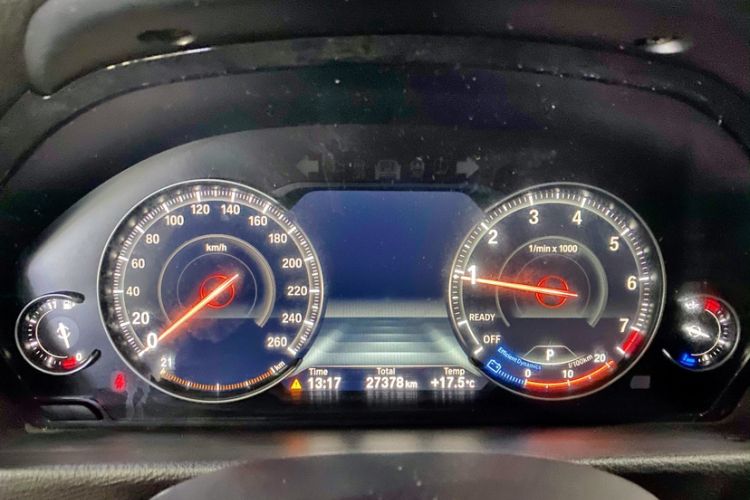 Used BMW 3 Series GT 2020 320i M Sport Package Odometer Close Up