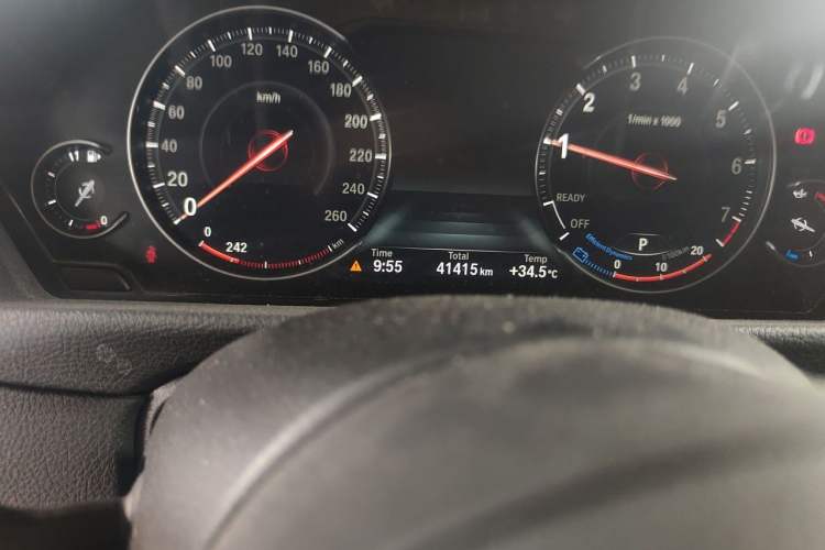 Used BMW 3 Series GT 2020 320i M Sport Package Odometer Close Up