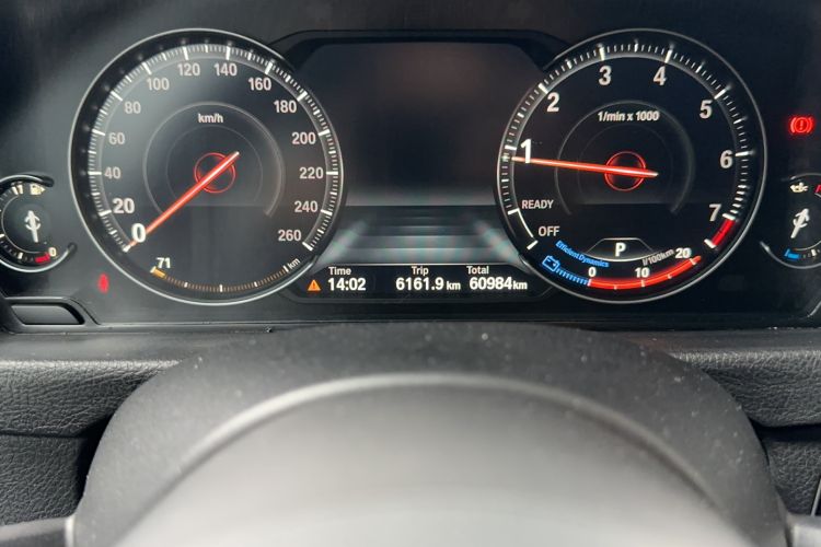 Used BMW 3 Series GT 2020 320i M Sport Package Odometer Close Up