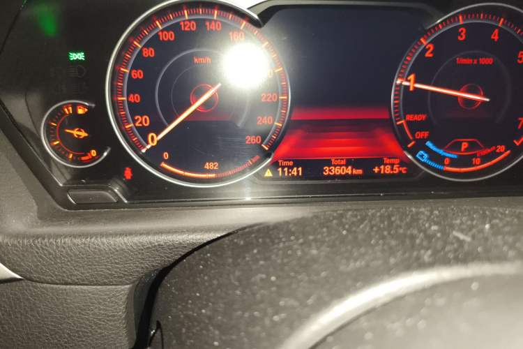 Used BMW 3 Series GT 2020 320i M Sport Package Odometer Close Up