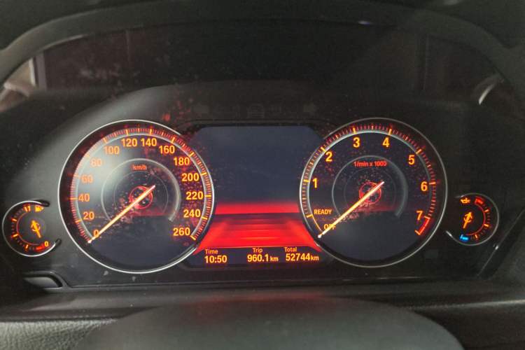 Used BMW 3 Series GT 2020 320i M Sport Night Edition Odometer Close Up