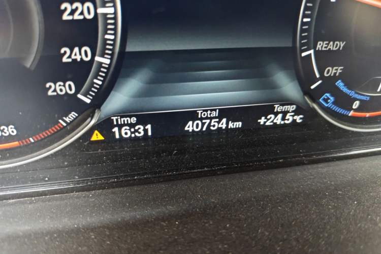 Used BMW 3 Series GT 2020 320i M Sport Package Odometer Close Up
