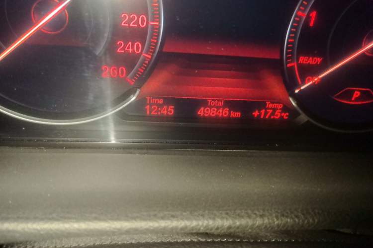 Used BMW 3 Series GT 2020 320i M Sport Package Odometer Close Up