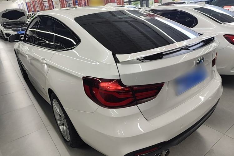 Used BMW 3 Series GT 2020 320i M Sport Package Rear Left 45 Deg