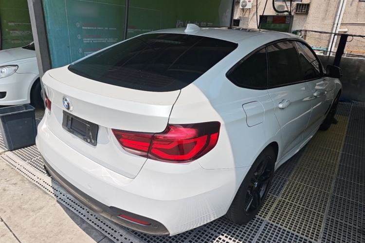 Used BMW 3 Series GT 2020 320i M Sport Package Rear Right 45 Deg