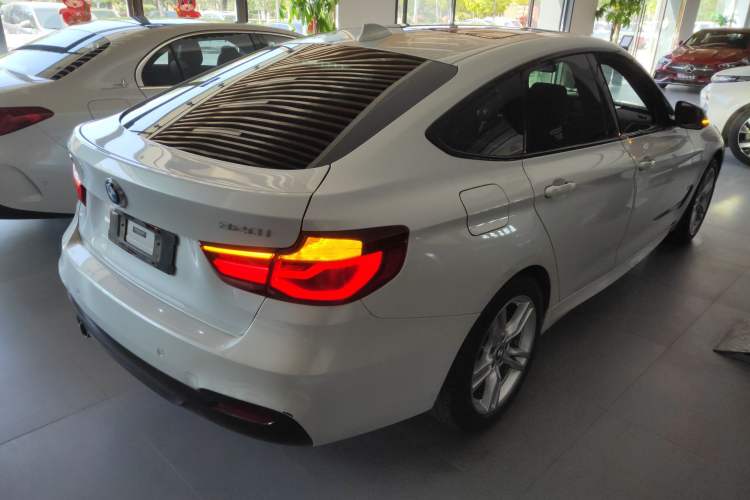 Used BMW 3 Series GT 2020 320i M Sport Package Rear Right 45 Deg