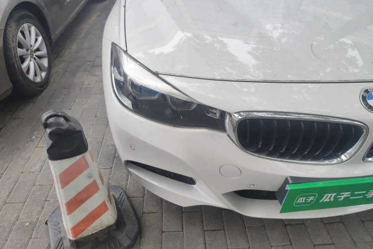 Used BMW 3 Series GT 2020 320i M Sport Package Right Front Headlight
