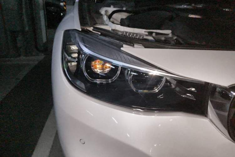 Used BMW 3 Series GT 2020 320i M Sport Package Right Front Headlight