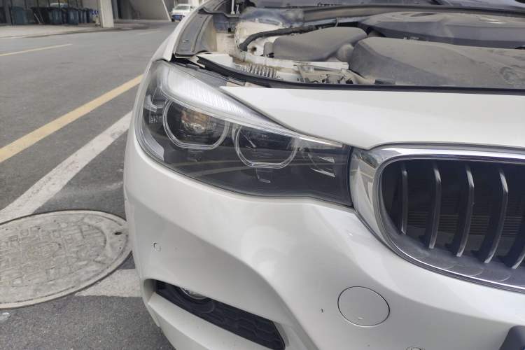 Used BMW 3 Series GT 2020 320i M Sport Package Right Front Headlight