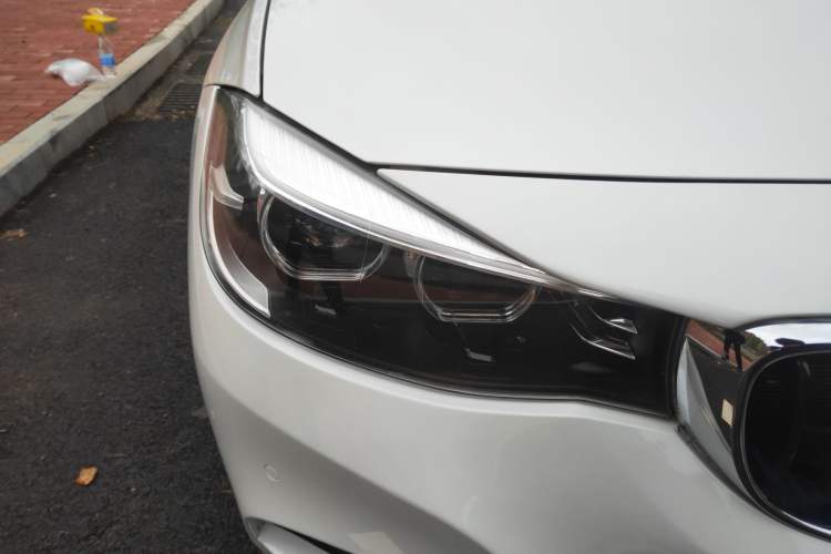 Used BMW 3 Series GT 2020 320i M Sport Package Right Front Headlight