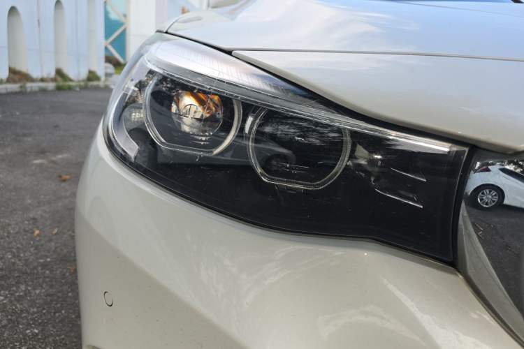 Used BMW 3 Series GT 2020 320i M Sport Package Right Front Headlight