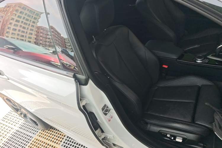 Used BMW 3 Series GT 2020 320i M Sport Package Right Front Seat