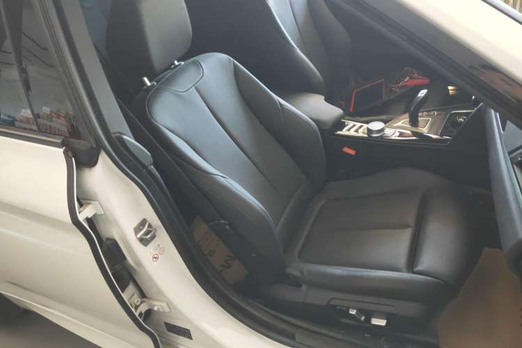 Used BMW 3 Series GT 2020 320i M Sport Package Right Front Seat