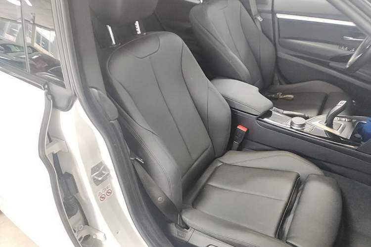 Used BMW 3 Series GT 2020 320i M Sport Package Right Front Seat