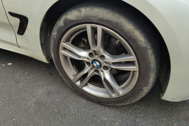 Used BMW 3 Series GT 2020 320i M Sport Package Right Front Wheel Hub