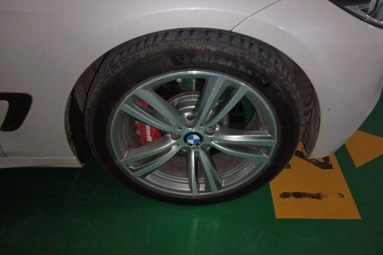 Used BMW 3 Series GT 2020 320i M Sport Package Right Front Wheel Hub