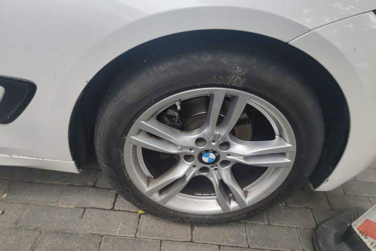 Used BMW 3 Series GT 2020 320i M Sport Package Right Front Wheel Hub