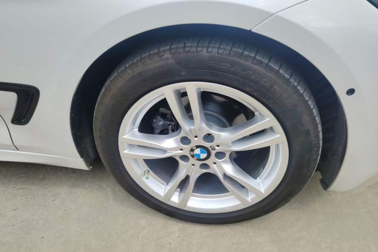 Used BMW 3 Series GT 2020 320i M Sport Package Right Front Wheel Hub