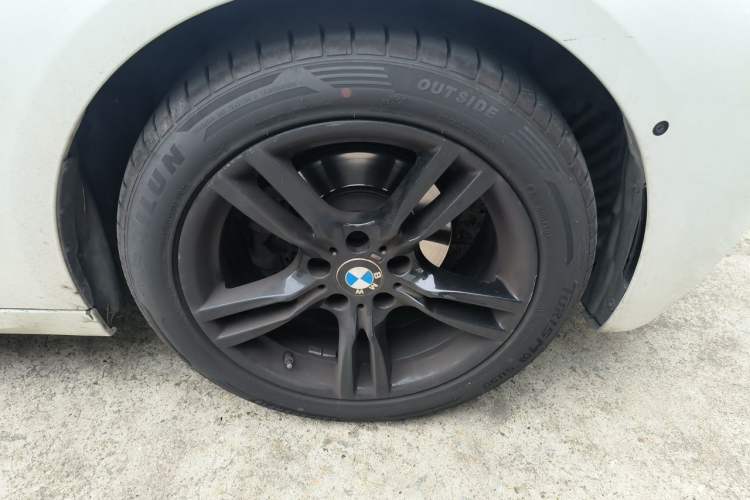 Used BMW 3 Series GT 2020 320i M Sport Night Edition Right Front Wheel Hub