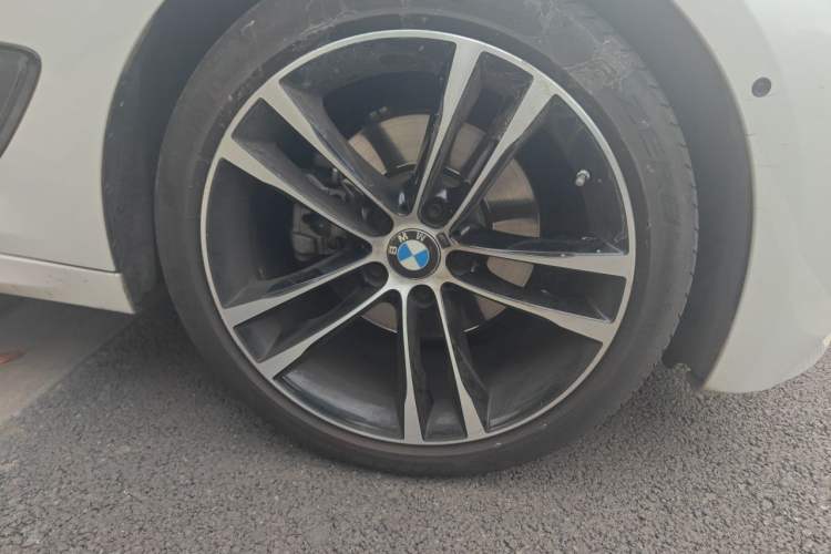 Used BMW 3 Series GT 2020 330i M Sport Night Edition Right Front Wheel Hub